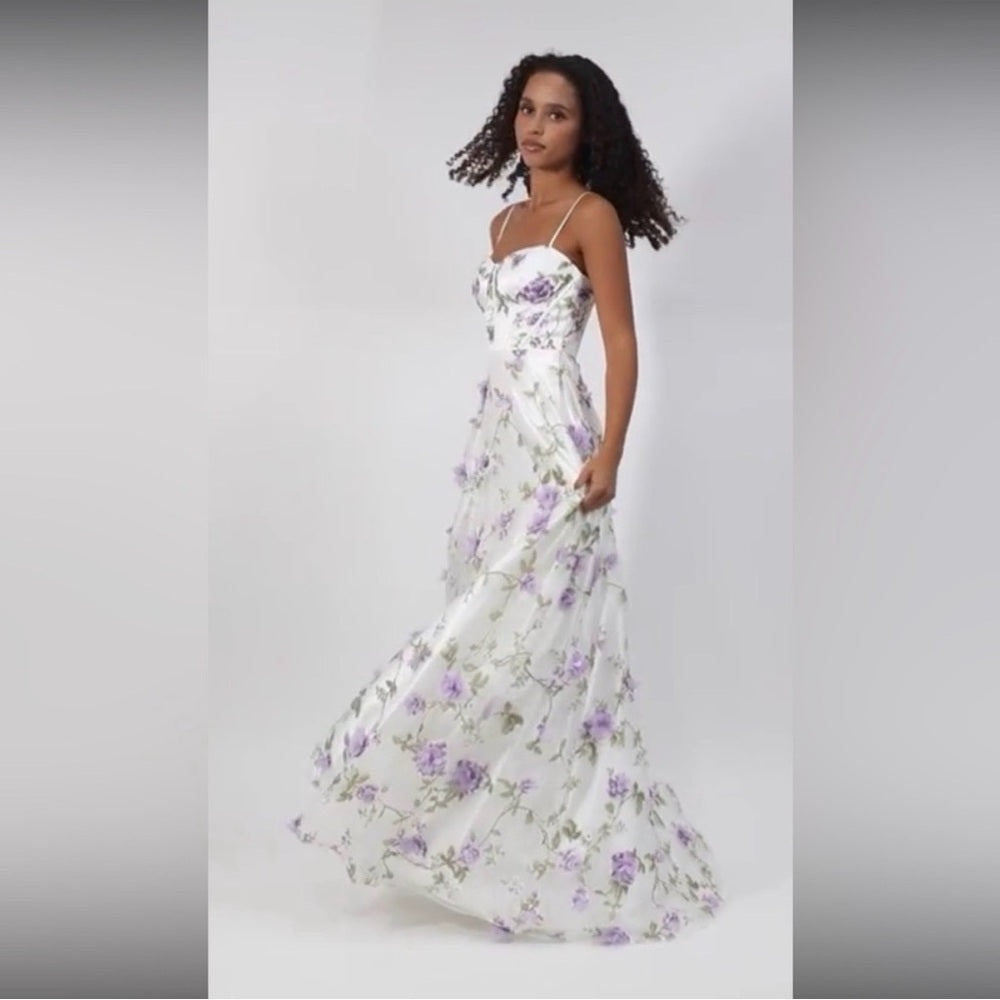 Say Yes 3D floral embellishment details. Size 13/14 white and purple