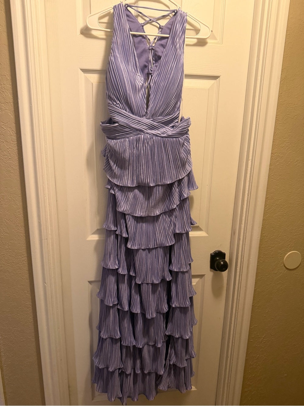Lulu's Lavender Maxi Dress: Effortlessly Elegant and Flirty for Any Occasion