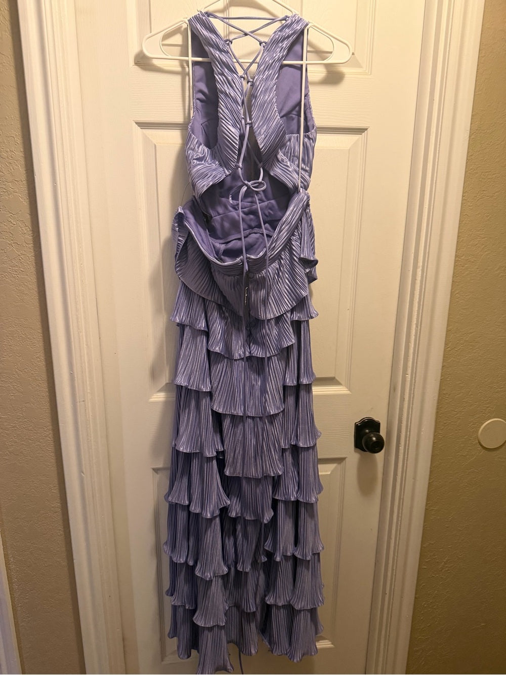 Lulu's Lavender Maxi Dress: Effortlessly Elegant and Flirty for Any Occasion